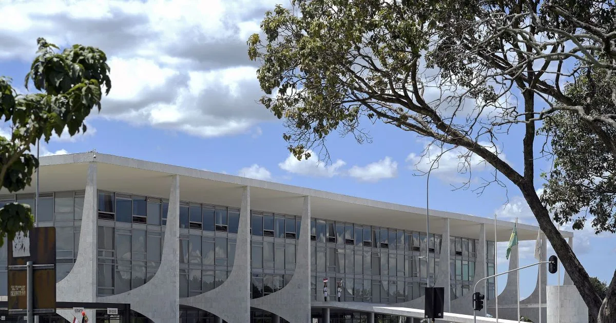 Governo Lula abre processo de reciprocidade contra EUA após novo tarifaço