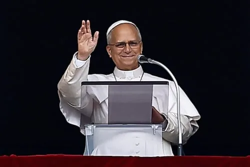 El papa León XIV reaparece en el Ángelus; promete retomar gradualmente su actividad