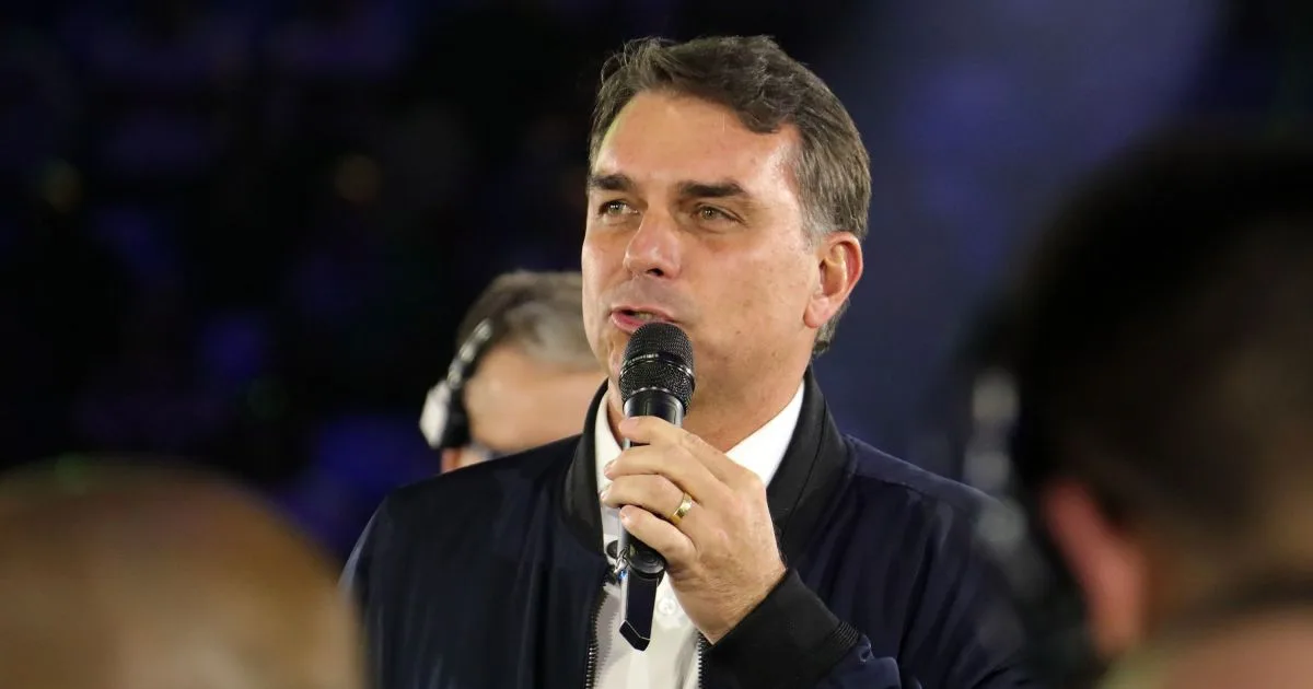 Flávio diz que seu gabinete achou que e-mails do Missão eram “spam”