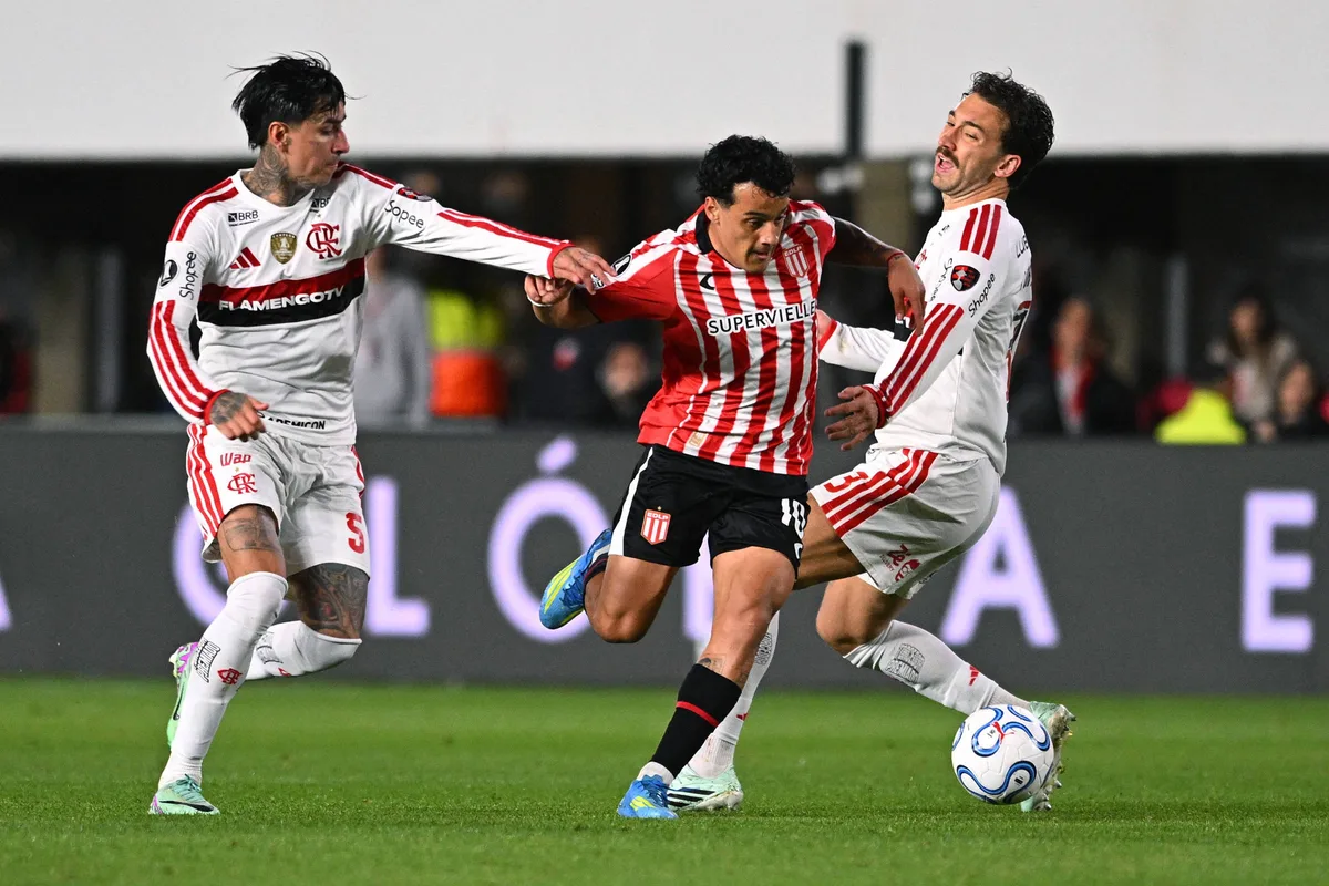 Sem acertar um chute ao gol, Flamengo segura Estudiantes e leva decisão para o Maracanã