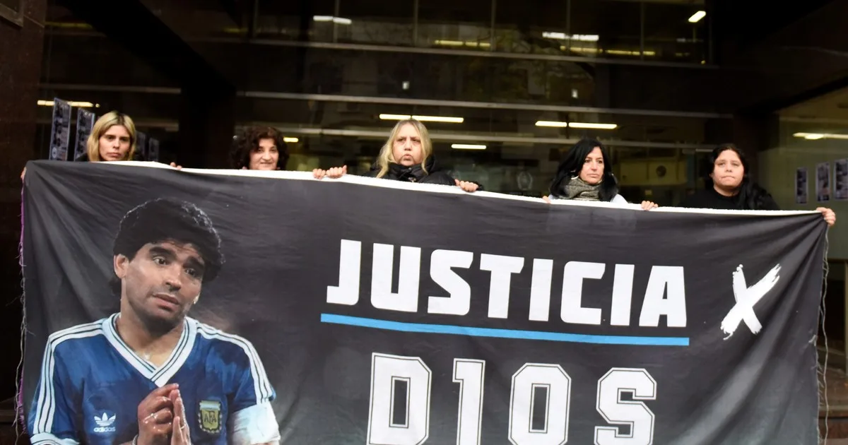 Juicio por Maradona: tras el escándalo, dos miembros de la Junta Médica ratificaron sus conclusiones y sumaron al debate un nuevo estudio