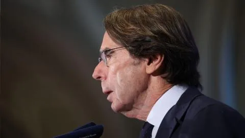 Aznar traslada "el que pueda hacer, que haga" a Ceuta: "Es necesario un cambio en la dirección del país"