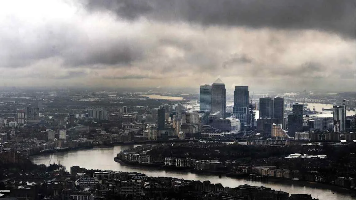 Why bank stocks are falling despite surging interest rates