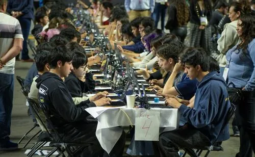 En calma, avanza segundo turno del examen de control de la UNAM; evaluación no registra fallas técnicas