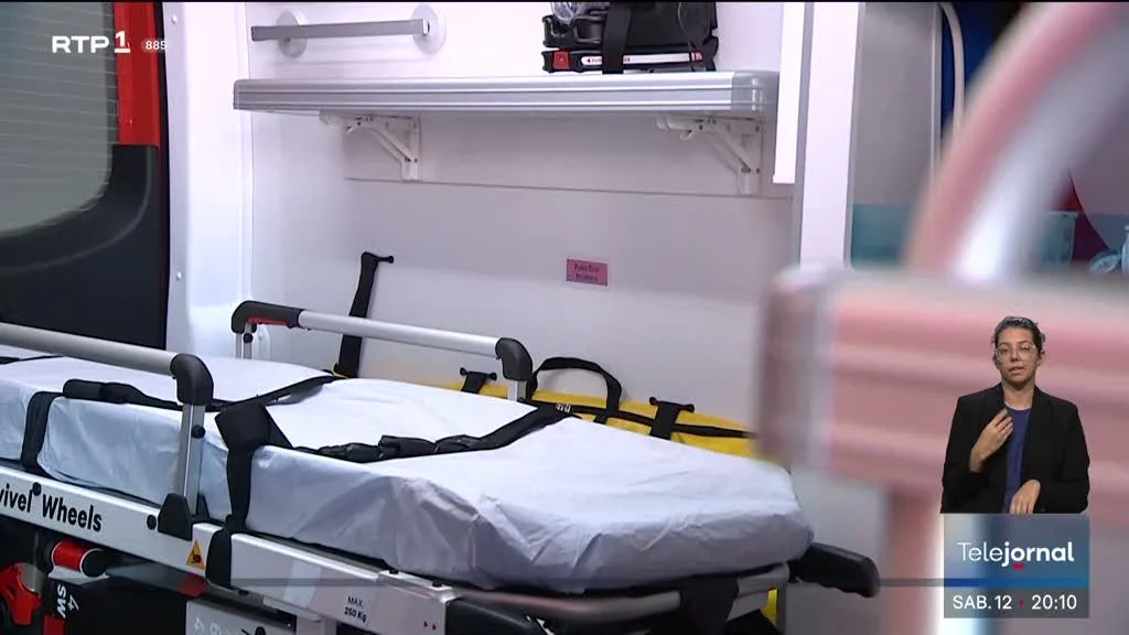 Mulher morreu em Coruche. Socorro chegou meia hora após pedido de ajuda