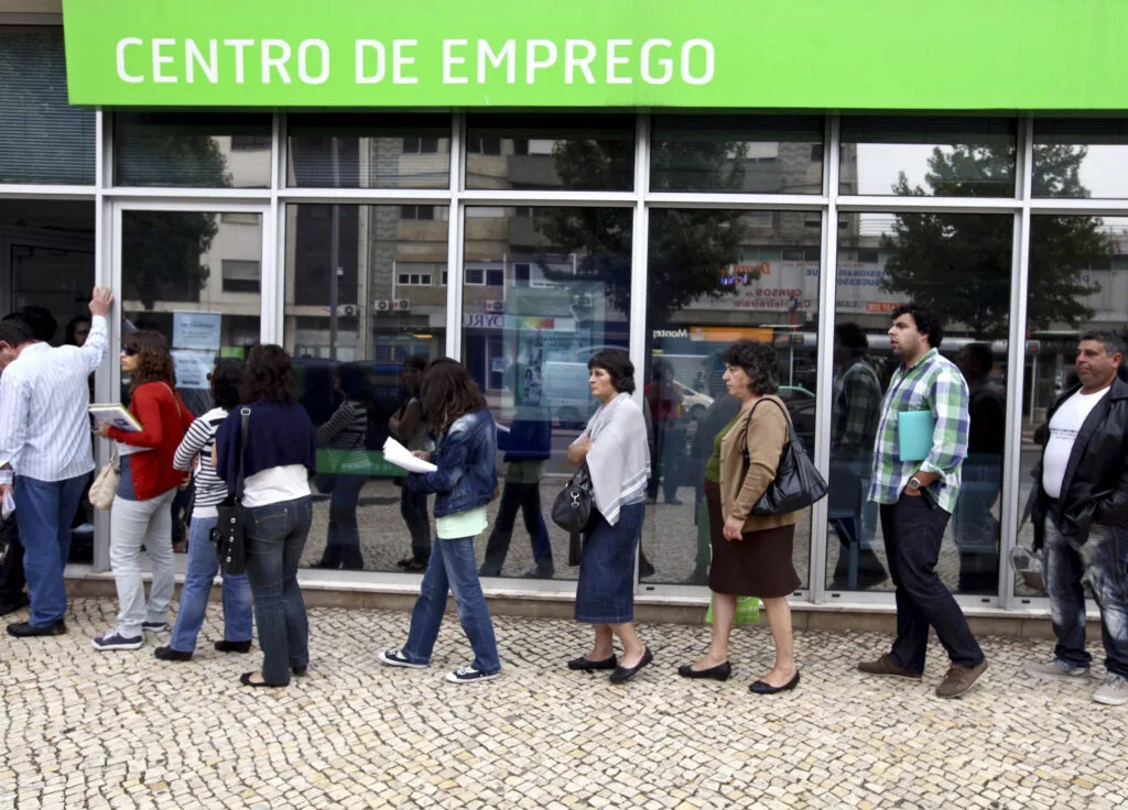 Despedimentos coletivos sobem 13% até agosto para 407