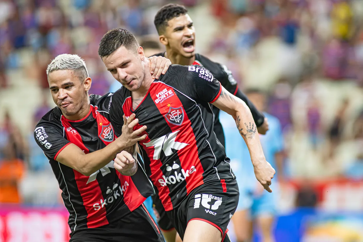 Com ataque em crise e zagueiro confirmado, Vitória visita o Atlético-MG pelo Brasileirão