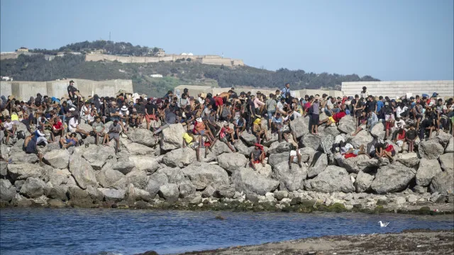 Governo identificou quase 3 mil menores em Ceuta após entrada maciça
