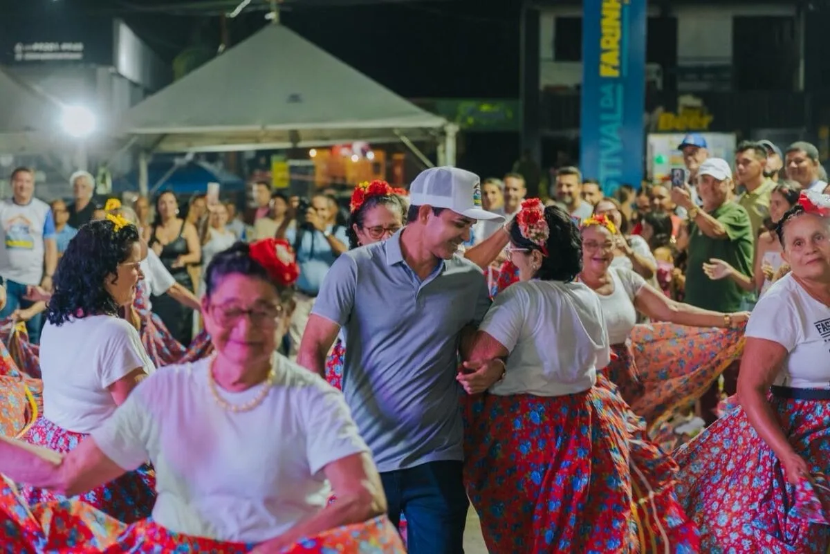 Grupo de carimbó do Centro do Idoso se apresenta no Festival da Farinha