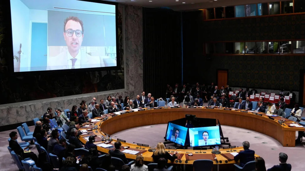 À l'ONU, grands patrons et dirigeants mondiaux veulent mieux contrôler le développement de l'IA