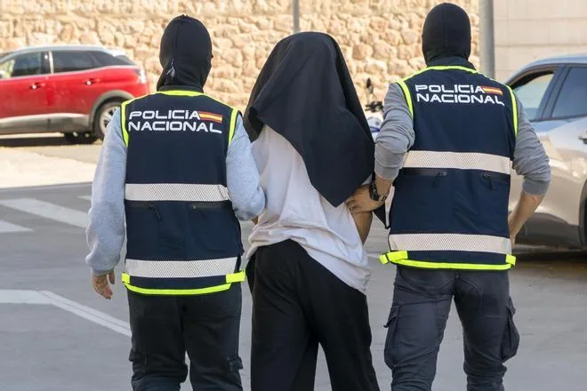 Yihadismo en España en 2025: cien detenidos, nueve imanes expulsados y un 70% de condenas