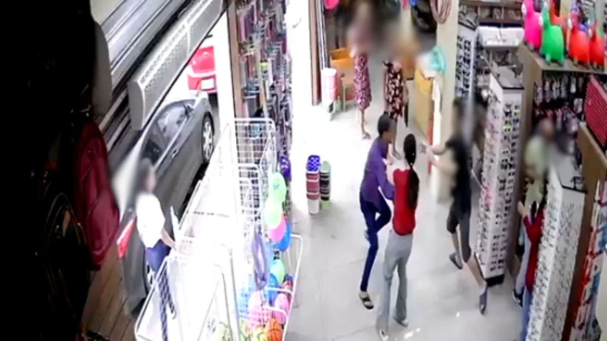 Homem é preso após furtar fones e agredir funcionária em Colatina; vídeo