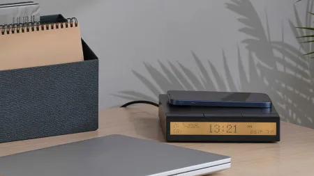 IKEA Stengrönska: Wecker mit Qi-Ladedock, Hygro- und Thermometer