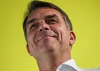 Flávio Bolsonaro promete tesouraço na censura e IA como amiga