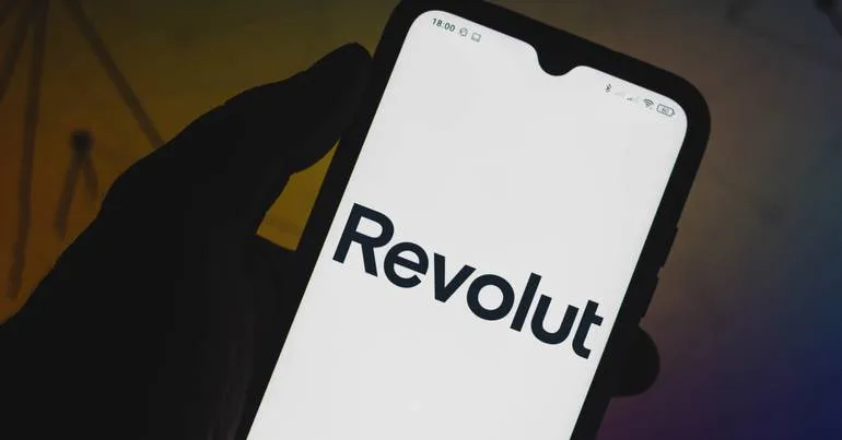 Revolut tem identidade usurpada e partilha dados de clientes