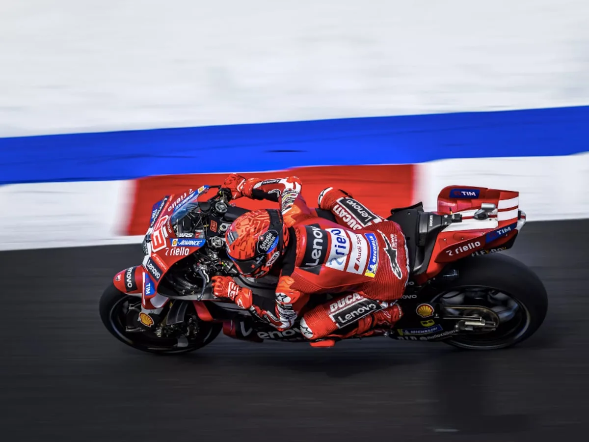 Marc Marquez takes championship lead with San Marino win after Bezzecchi crash