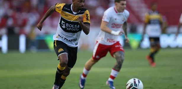 Jogo da Série B é adiado em meio ao caos no clima de Santa Catarina