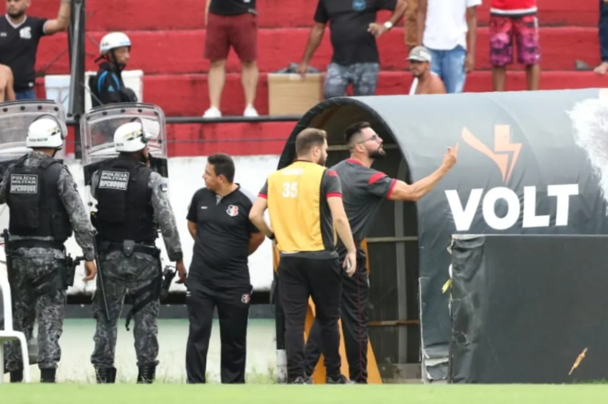 Rival do Santa em jogo decisivo, Anápolis vive ascensão com técnico que teve polêmica no Arruda