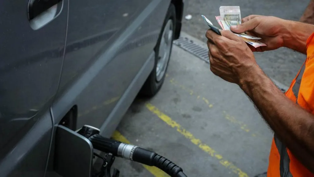 Taxa dos combustíveis rende 710 milhões de euros à IP