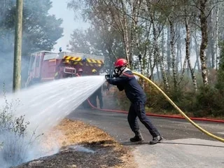 RÉCIT. Incendie dans le sud de l’Ille-et-Vilaine : face au vent et la chaleur, une difficile lutte contre les flammes