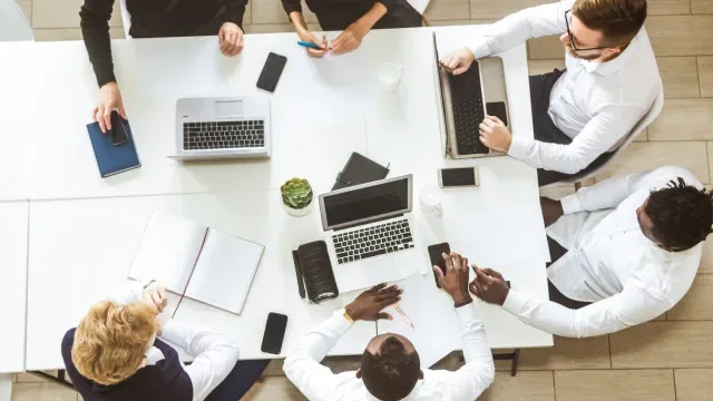 Apesar de emprego recorde, produtividade está abaixo de níveis de 2000