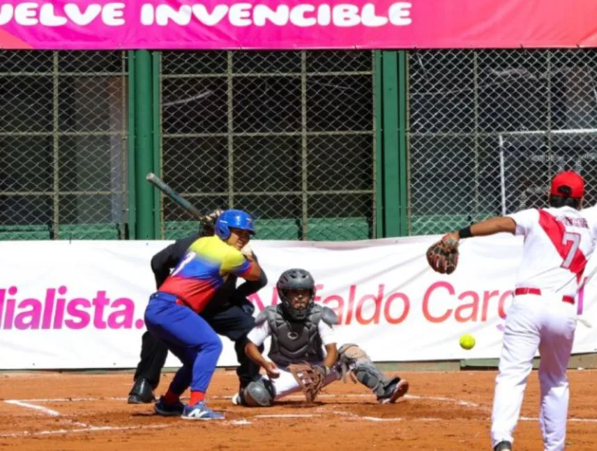 Softbol criollo inició con buen pie en Juegos Suramericanos