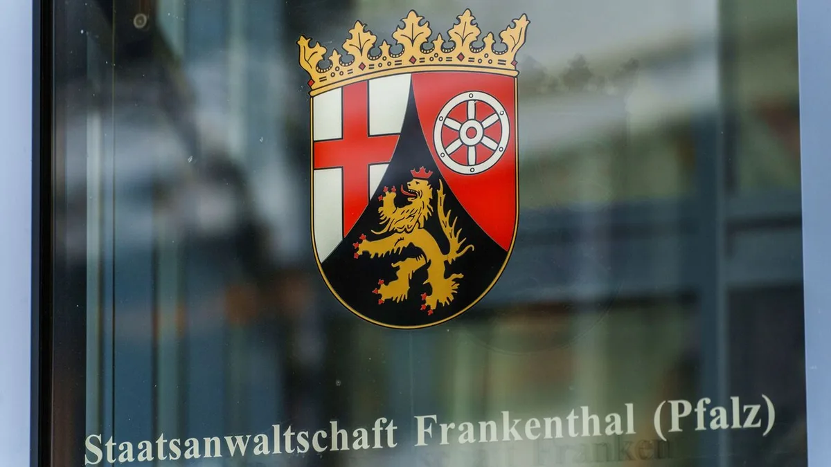 Speyer: Tödlicher Unfall an Bahnübergang: Warnsignal und Ampel aktiv