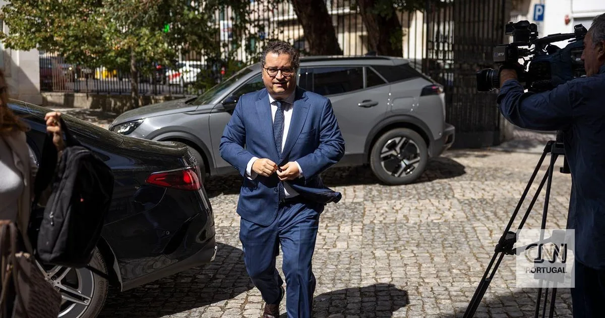 Tarifas: Portugal admite mais incerteza e volatilidade após anúncio de Trump