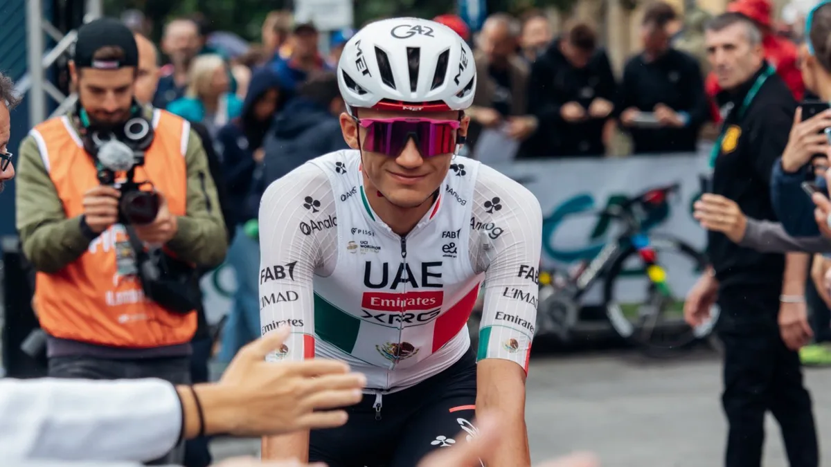 Isaac del Toro cierra 2026 con 12 victorias y un podio histórico en el Tour de France