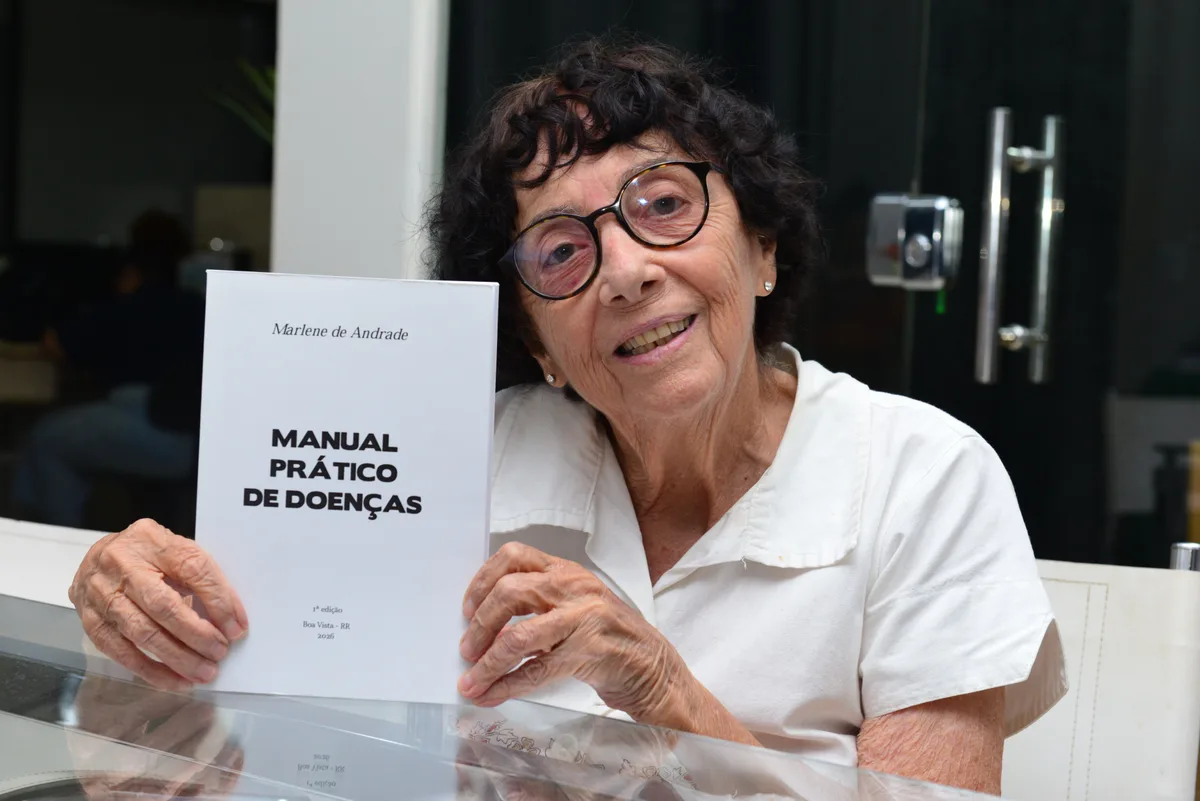 Aos 78 anos, médica transforma estudo pessoal em livro de 630 páginas sobre doenças
