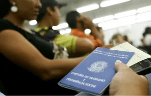 Fim da 6×1: como funciona a escala de trabalho em outros países?