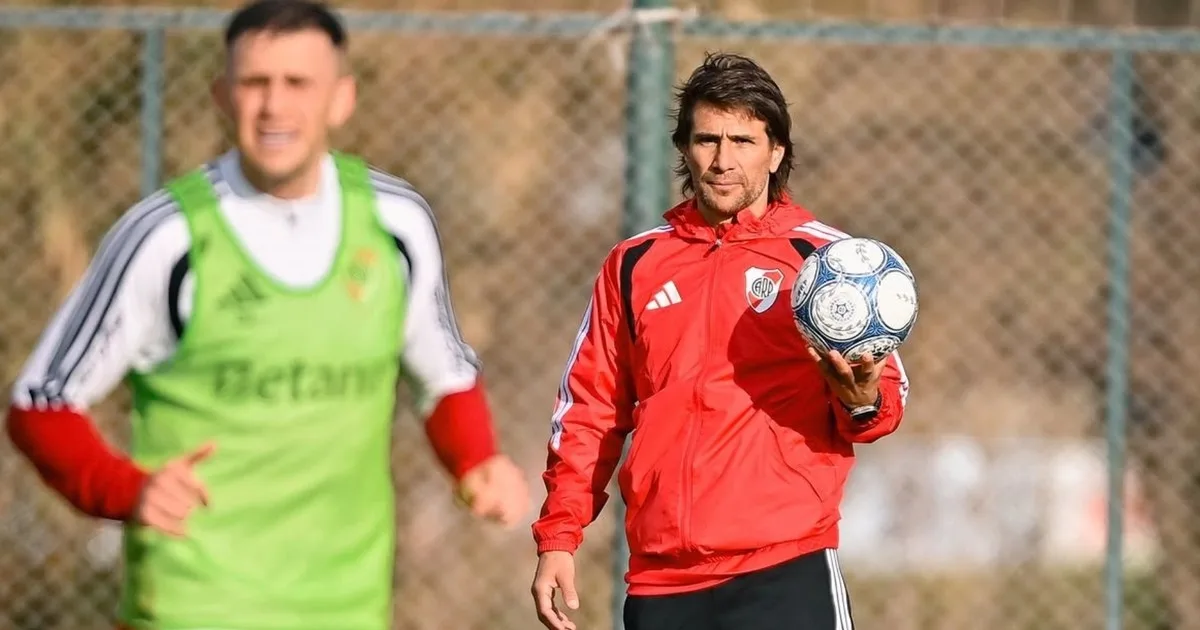 El plan de Ponzio con el plantel de River durante el parate por fecha FIFA