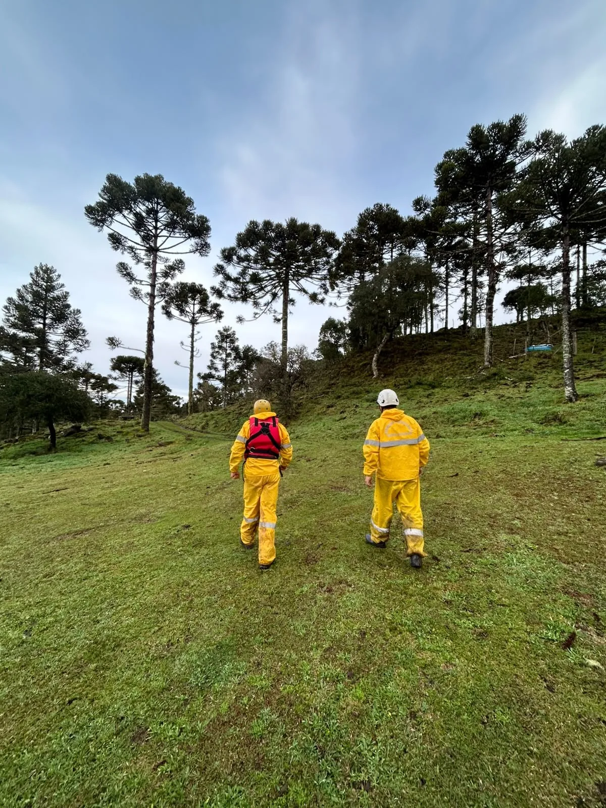 Vídeo: Corpo de Bombeiros atualiza situação das buscas pelo helicóptero com cantor Rick