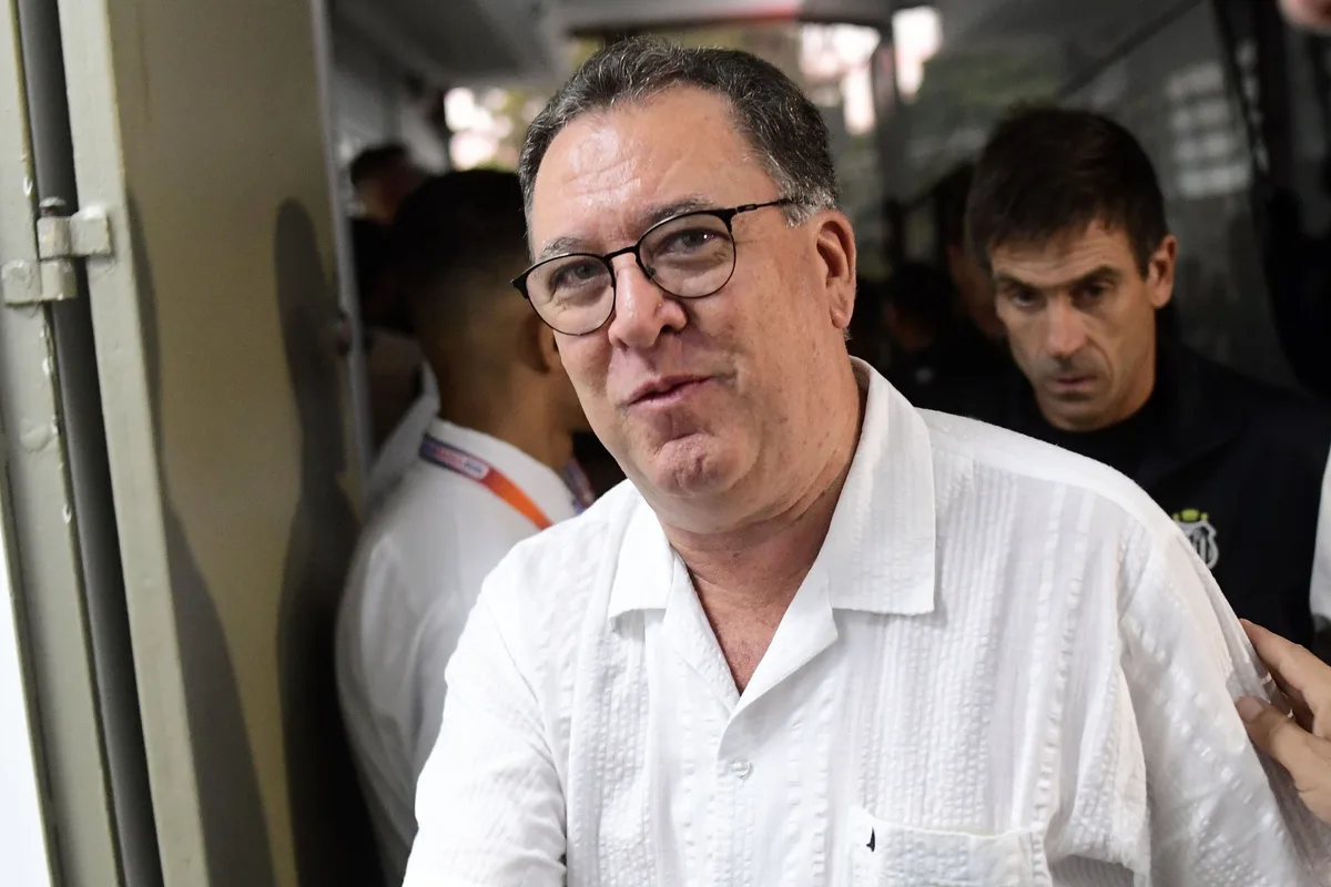 Santos diz ter quitado um mês de direito de imagem com o elenco