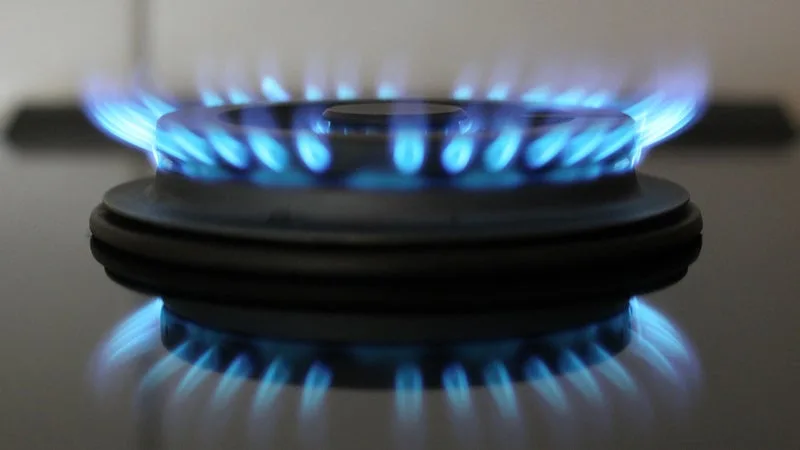 Les factures des abonnés au gaz vont encore flamber: après les hausses de septembre et octobre, le prix de référence va augmenter de 6,6% au 1er novembre