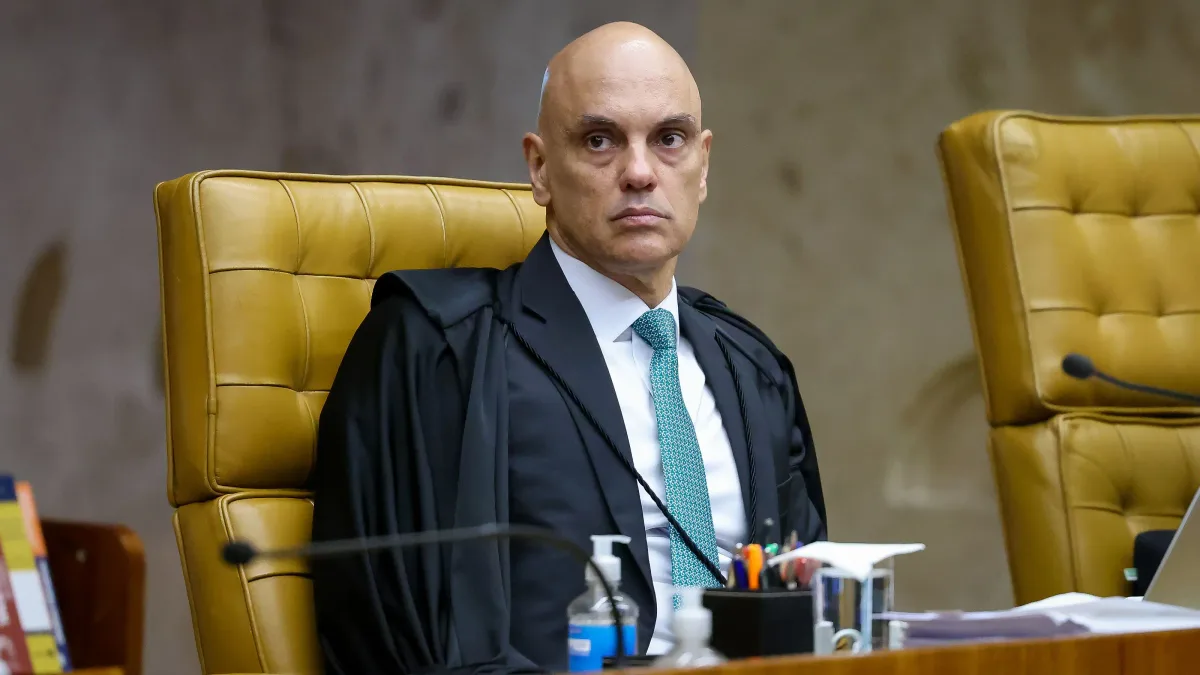 Deputado baiano pede prisão de Moraes por conta de contato com Vorcaro