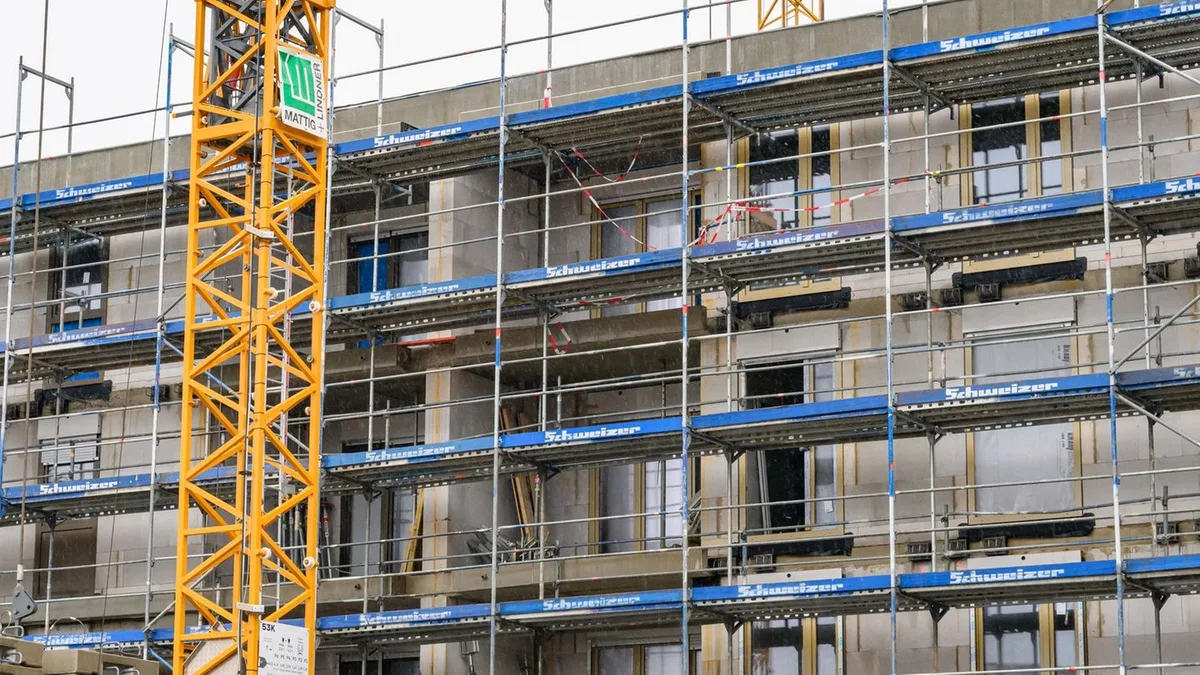 Immobilienmarkt: Studie: Krise am Wohnungsbau drückt Wirtschaftswachstum