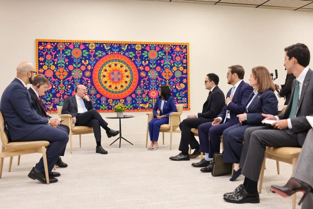 Delcy Rodríguez se reúne con el presidente del BID en Nueva York
