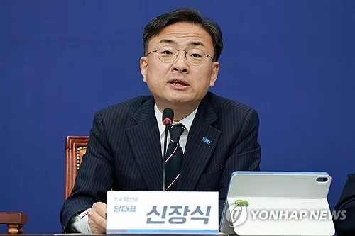 하루 1편도 안 다니는 뱃길 7곳…신장식 "22개 섬 고립 위기"