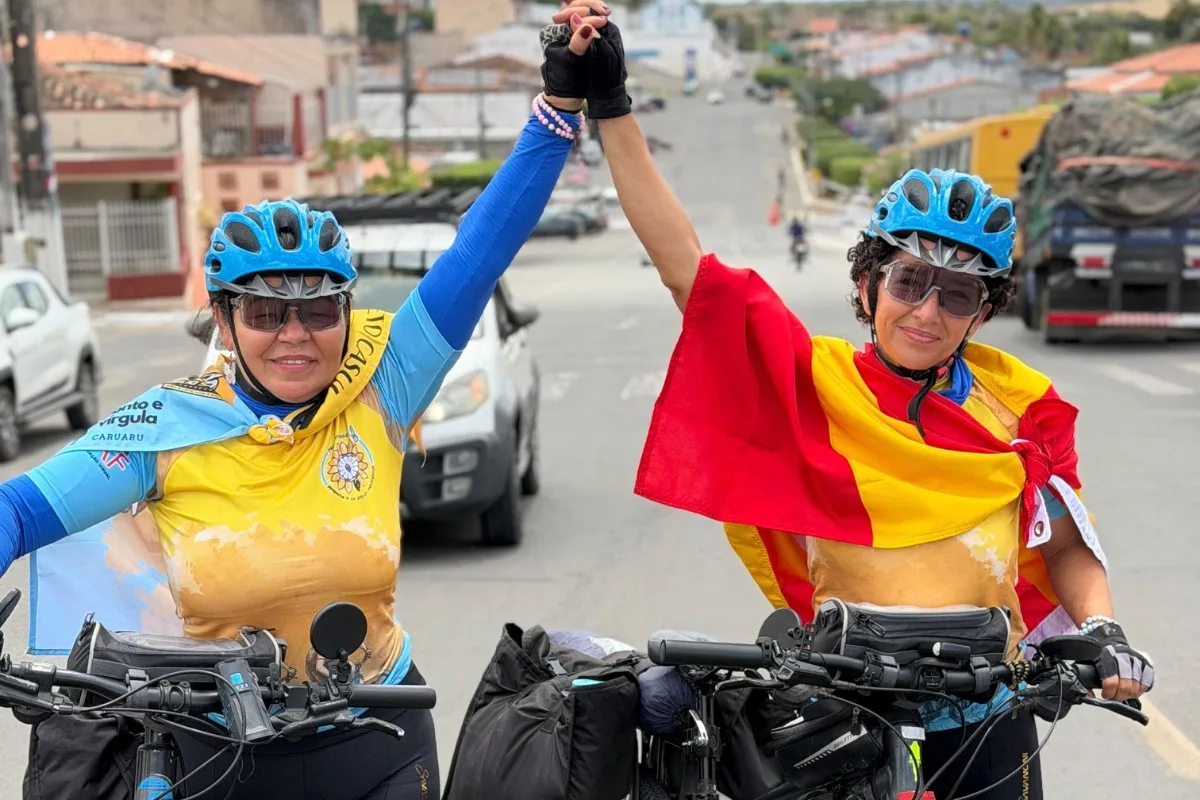 Ciclistas completam percurso de 1.600 quilômetros em ato do setembro amarelo
