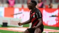 Flamengo vence o Corinthians e reassume a liderança do Brasileirão