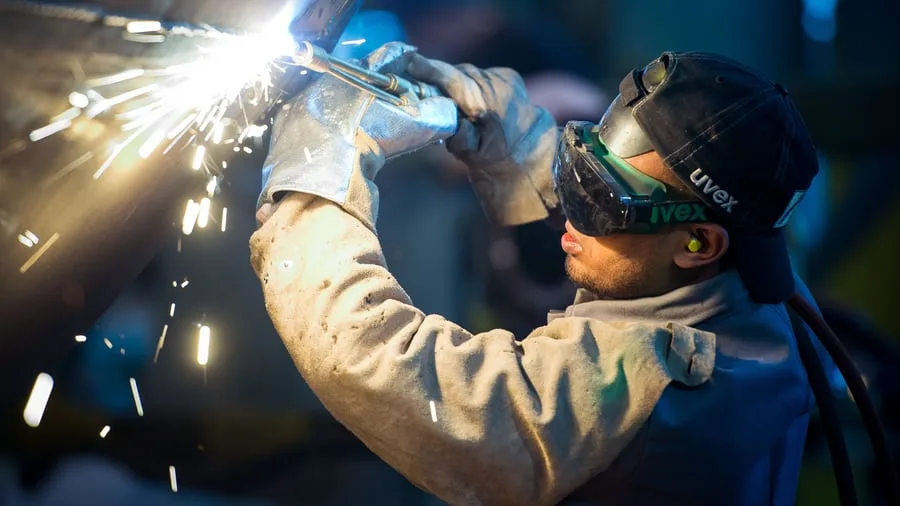 KfW-Studie: Jedes zehnte Unternehmen im Mittelstand beschäftigt ausländische Fachkräfte