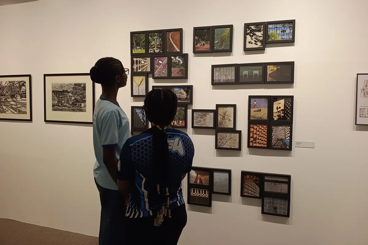 Estudantes conhecem a história da cidade na mostra Utopias em construção