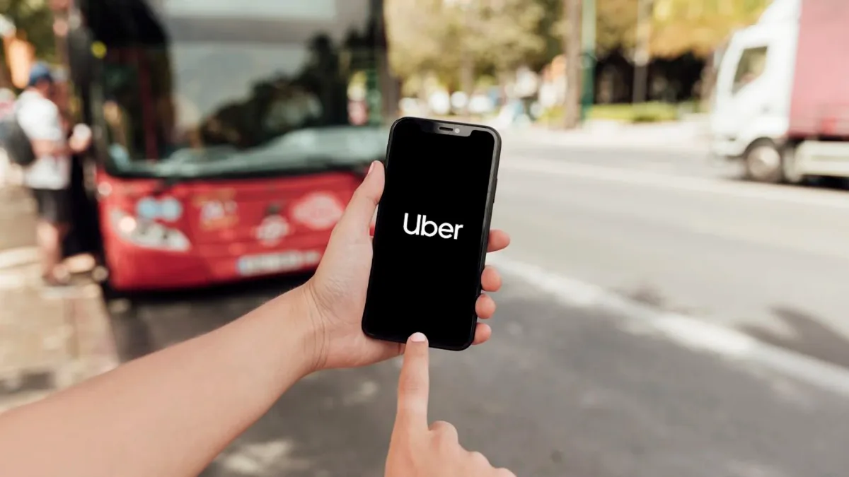 Corte gigantesco: Uber demite 3,3 mil funcionários e praticamente encerra home office