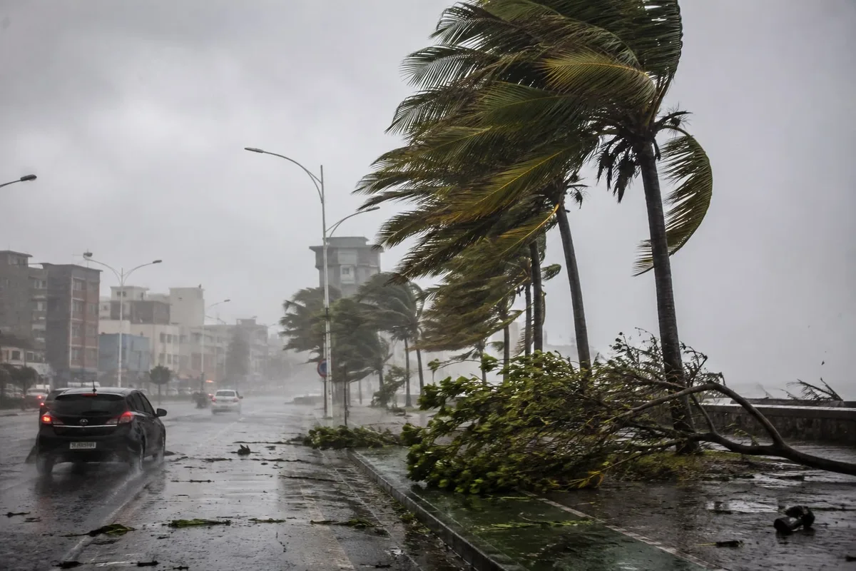 Inmet faz alerta de vendaval para três estados brasileiros