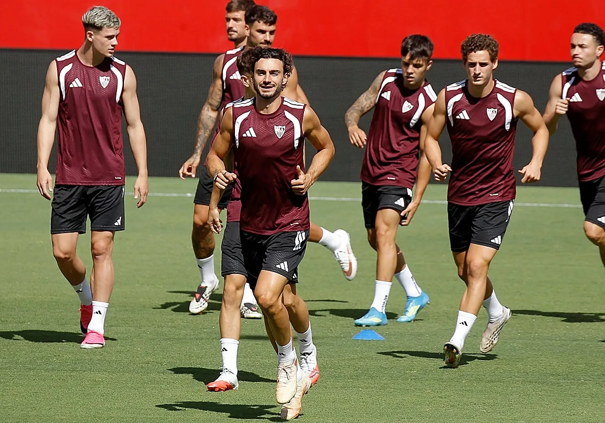 García Plaza espera contar con Juan Iglesias ante el Atlético pese a que sigue sin entrenarse