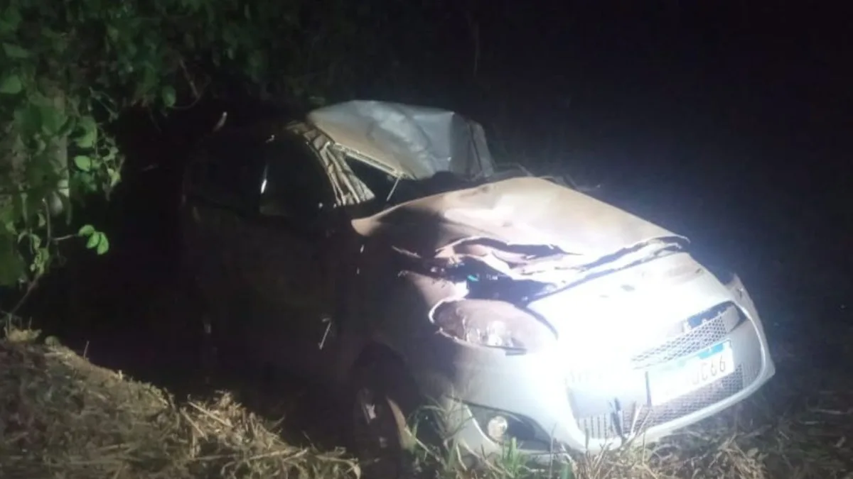 Mãe e filho morrem após carro capotar em rodovia de MT