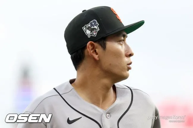 이정후마저 쓰러지자 ‘개막전 라인업 전멸’…日 언론도 주목한 SF의 믿기 힘든 현실