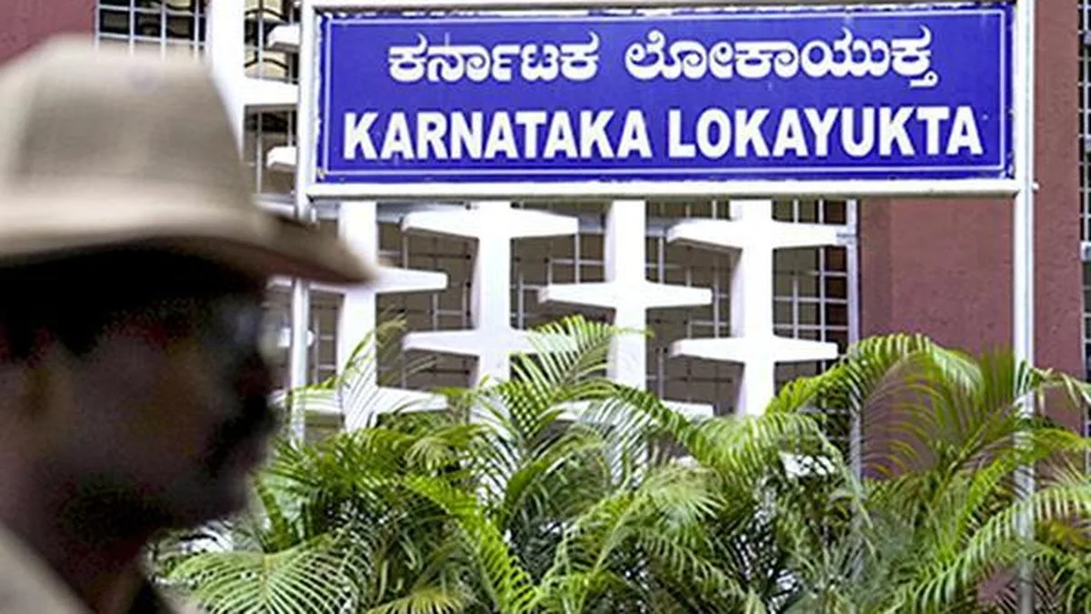 Lokayukta traps Dharwad tahsildar; ₹50 lakh seized