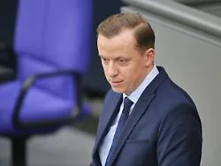 Weg frei für Durchsuchungen: Bundestag hebt Immunität des SPD-Abgeordneten Ahmetovic auf